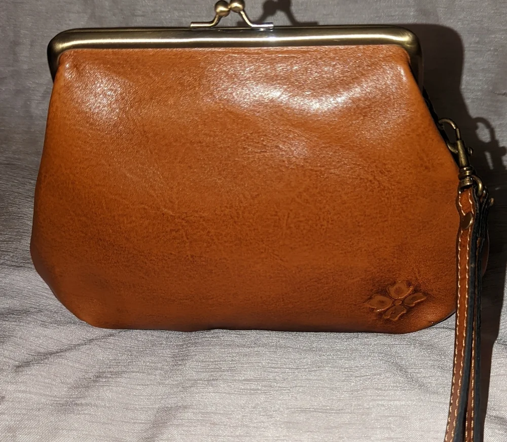 Patricia Nash tolled Savena leather wristlet.